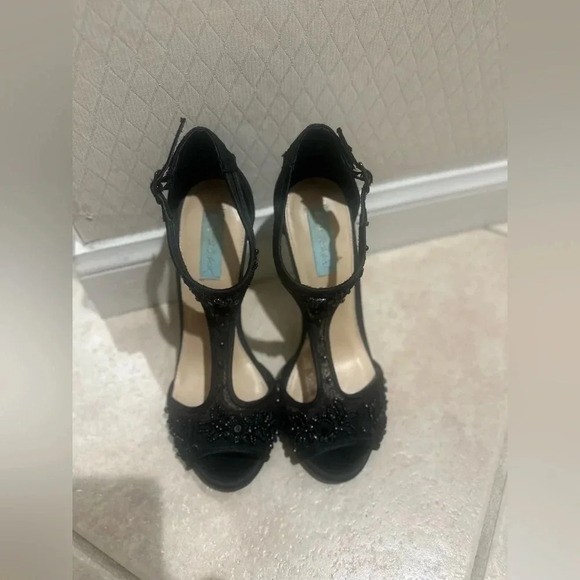 Blue Betsey Johnson Black SB- Holly Heels Satin‎ Beaded T-Strap Heels. Size 8.5 - Picture 1 of 16